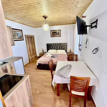 Roel Apartments Sarande Exterior photo